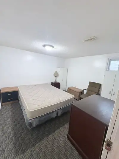 Beautiful legal basement available in Brampton. 2 Bedroom, 1 Living & Dining, 1 Kitchen, 1 Washroom,...