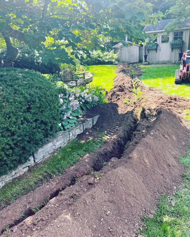 Trench digging/Excavating in Excavation, Demolition & Waterproofing in Oakville / Halton Region - Image 10