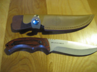 Couteau BUCKNER neuf avec étui en cuir.
