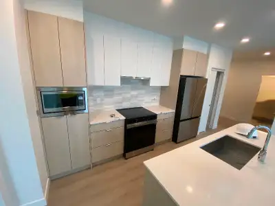 Two-bedroom, Two-Bathroom, Pet Friendly, Corner Suite with Western Ocean View Condominium Suite 409-...