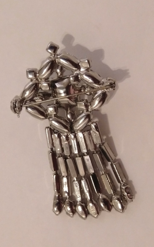 Vintage Rhinestone Pin with rhodium plating in Jewellery & Watches in Oakville / Halton Region - Image 4