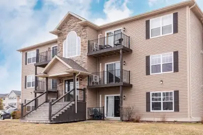 Fantastic 2 bedroom Stratford condo located at Ducks Landing