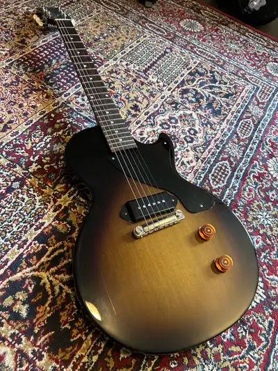 2024 Les Paul Junior. Purchased new from L&M in April ‘25. •One piece mahogany body. •One piece maho...