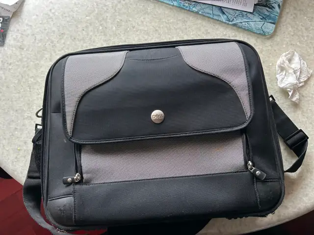 ONE NICE DELL 15-16 PLUS LAPTOP BAG in Laptop Accessories in Edmonton - Image 4