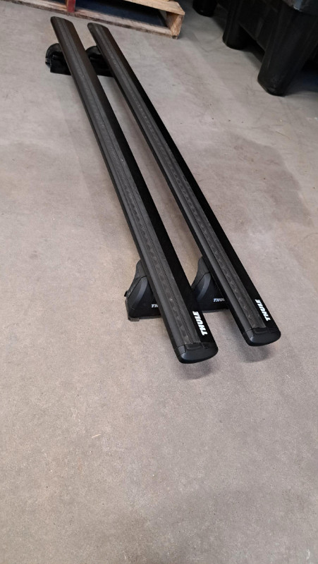 Black Thule crossbars in Other Parts & Accessories in Ottawa