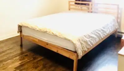 Queen bed and mattress (negociable), View more