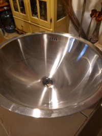 16 inch undermount stainless steel.sink.