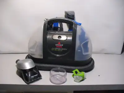 Bissell PET DELUXE, Portable Cleaner/Auto Detailer, BRAND NEW, never used. Still in the original man...