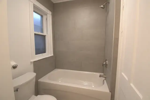 Charming home for rent close to James North in Long Term Rentals in Hamilton - Image 5