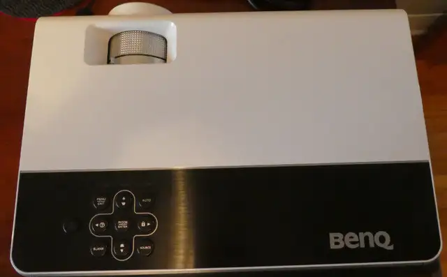 Projecteur BENQ 600W neuf à vendre $260. in Other in Trois-Rivières - Image 3