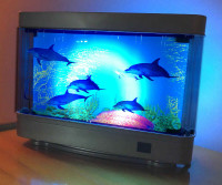 Aquarium lumineux décoratif -  image de dauphins