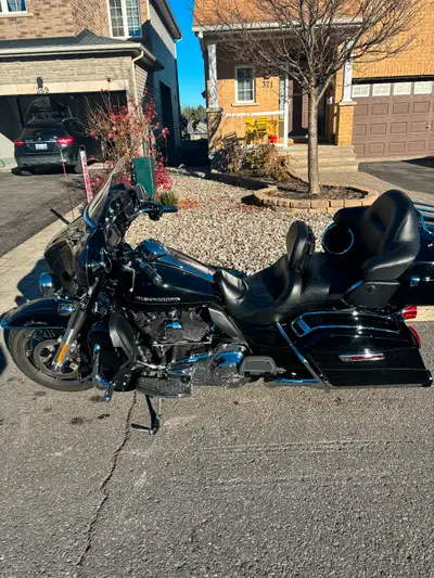 Priced to sell, 2015 Ultra Limited, drivers back rest, Stage 1, Rinehart and exhaust and many more o...