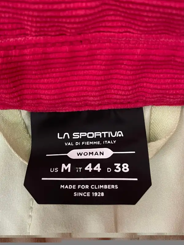 La Sportiva Insulated Setter Shirt Jacket - Women's Size Medium in Women's - Tops & Outerwear in St. Albert - Image 10