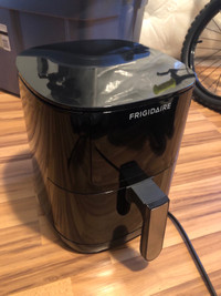 NEW Frigidaire air fryer 