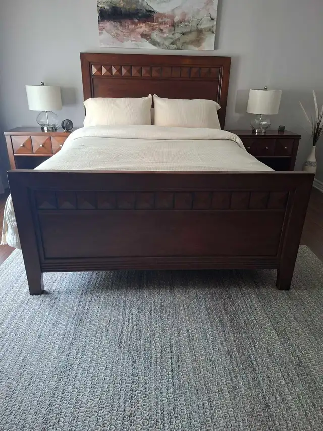 Magnifique mobilier de chambre à coucher in Dressers & Wardrobes in Longueuil / South Shore - Image 2
