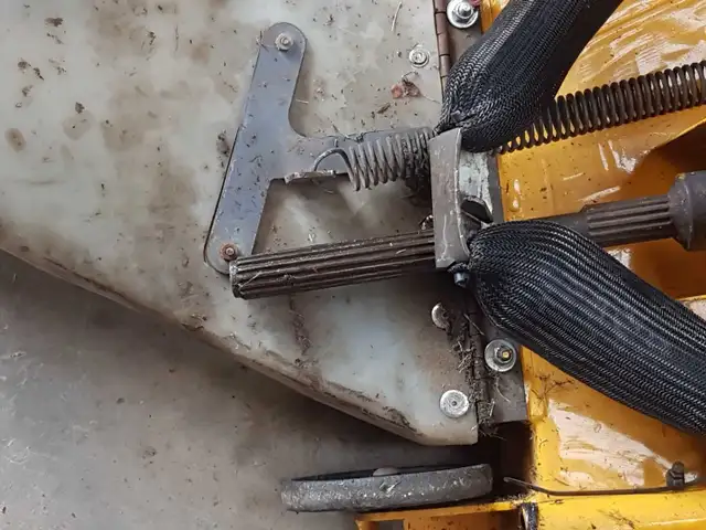 48" Walker Mower Deck in Lawnmowers & Leaf Blowers in Kitchener / Waterloo - Image 7