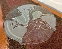 MIKASA CLEAR GLASS ETCHED PETAL DESIGN 12” ROUND SERVING PLATE