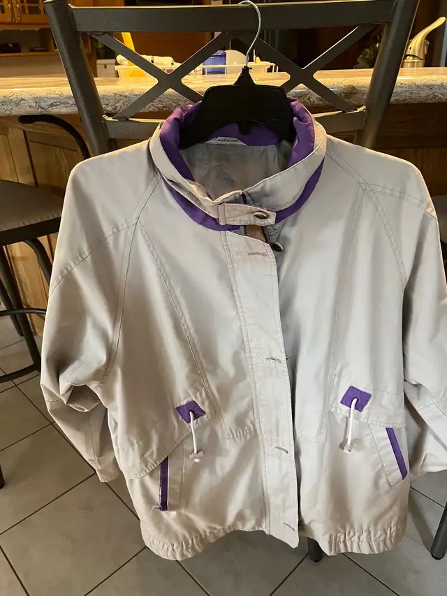 Women’s winter jackets in Women's - Tops & Outerwear in Chatham-Kent - Image 6