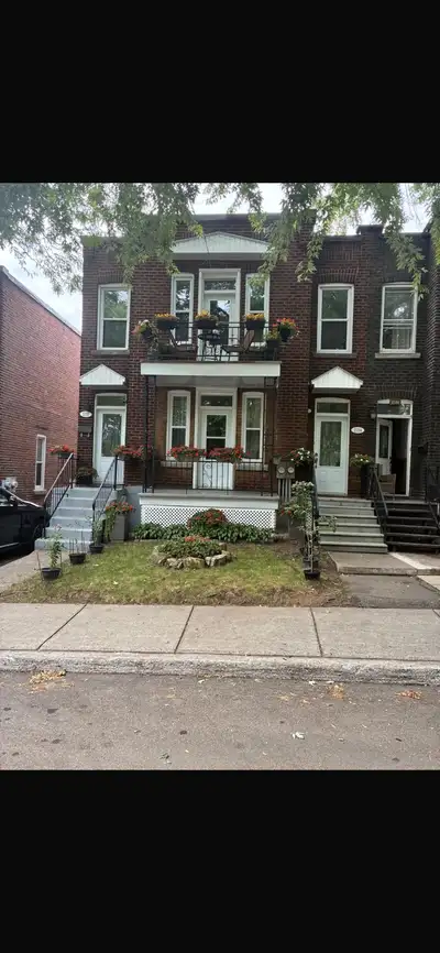 Located NDG area ! Available October1st 2025 ! $1750.00 Month Unheated! No Smoking, No Pets allowed...