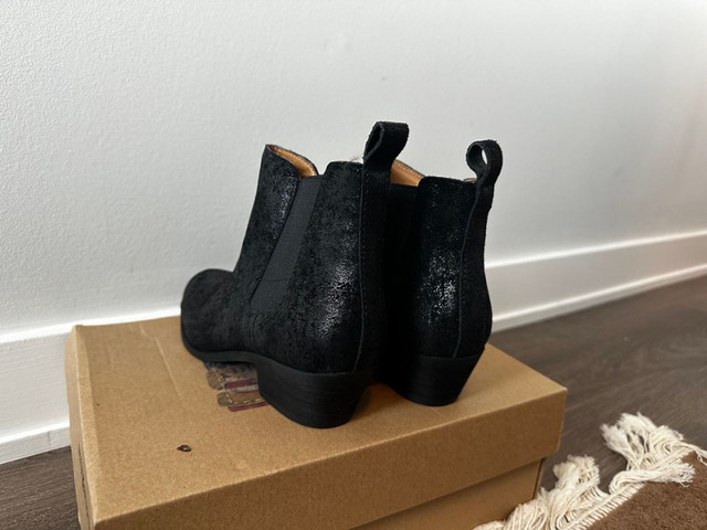 Ralph Lauren Black Booties Size 6 in Women's - Shoes in City of Toronto - Image 3