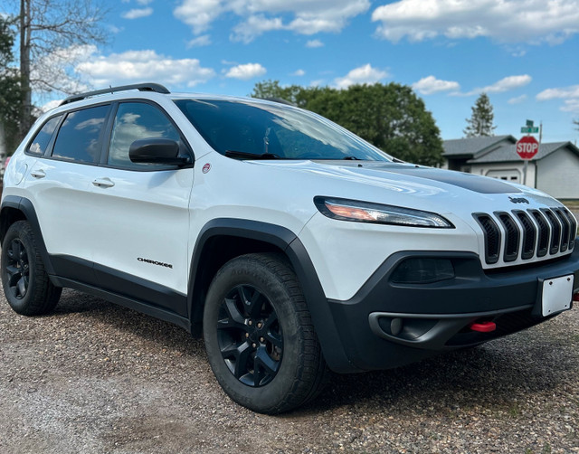 2015 Jeep Cherokee, Trailhawk  in Cars & Trucks in Grande Prairie - Image 3