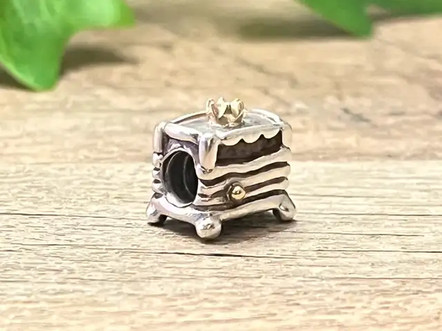 Authentic Pandora Two Tone Charms63672015740931121