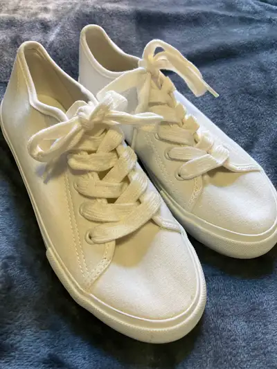 White women’s shoes- size 7, View more