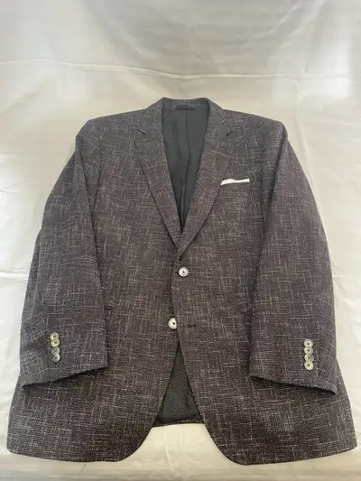 Jacket/Blazer by HUGO BOSS in excellent condition. Made of high quality virgin wool in Croatia . Siz...
