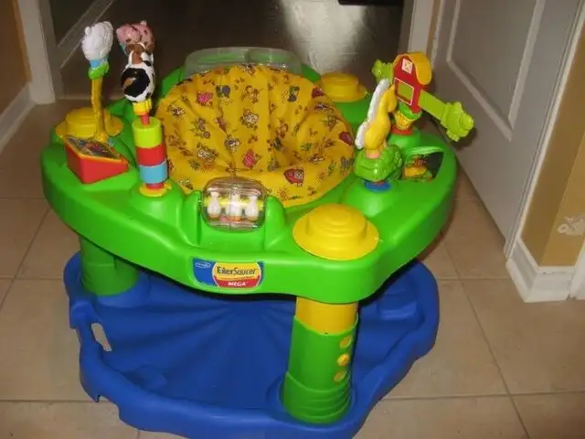 Evenflo exersaucer & Babies R Us Swing Down Bed Rail white in Multi-item in Oshawa / Durham Region - Image 6