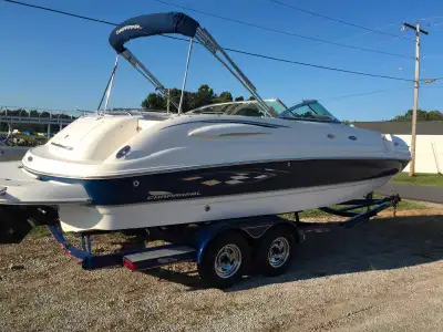 2004 Chaparral Sunesta 254 bowrider 350 MPI Bravo Duoprop Mercruiser Includes matching heavy duty ta...