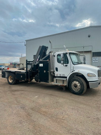 2004 Freightliner Picker Truck