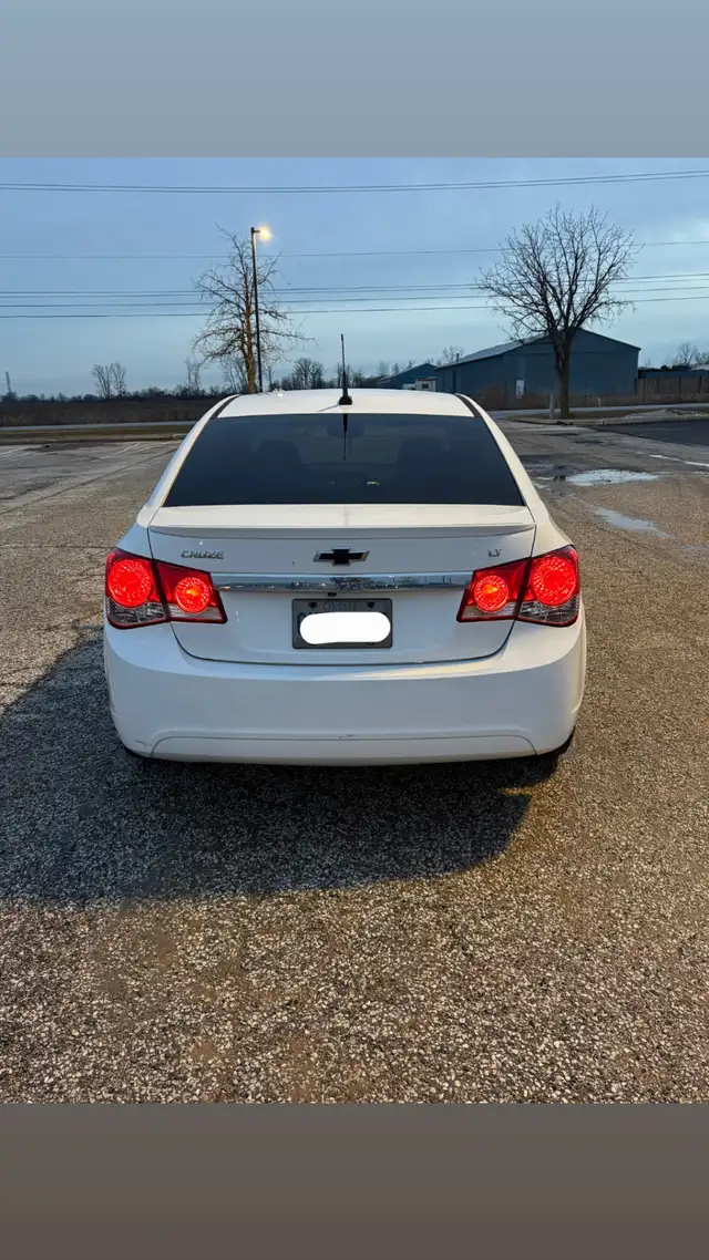2013 Chevy Cruze in Cars & Trucks in Windsor Region - Image 3