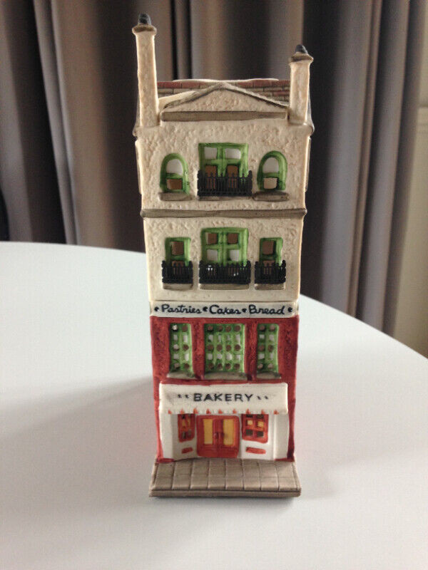 DEPARTMENT 56 - CHRISTMAS IN THE CITY - BAKERY - ISSUED IN 1987 in Arts & Collectibles in Markham / York Region