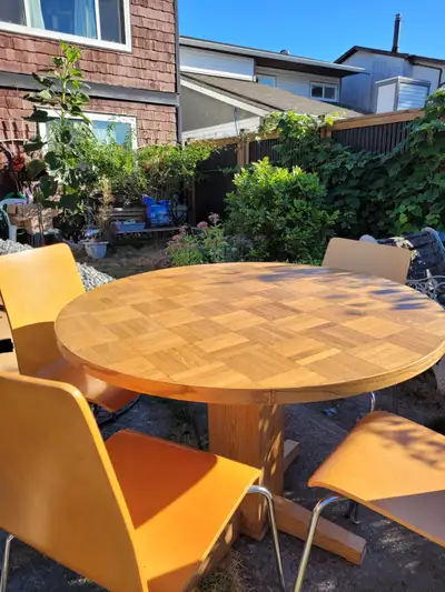 Vintage Round Table, View more