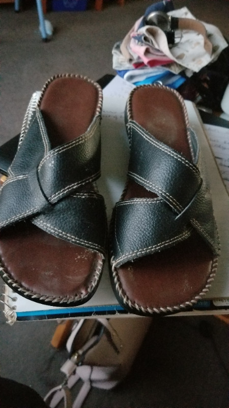 Sandles size7 in Women's - Shoes in Cole Harbour - Image 2
