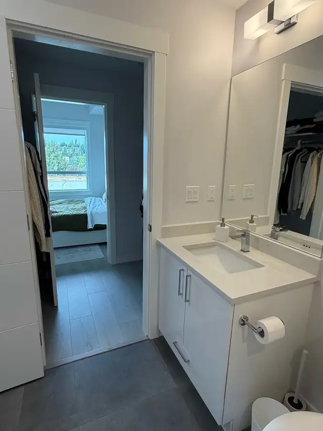Junior 2 Bed (1 Bed 1 Den) w/EV charger parking  in Long Term Rentals in Abbotsford - Image 7