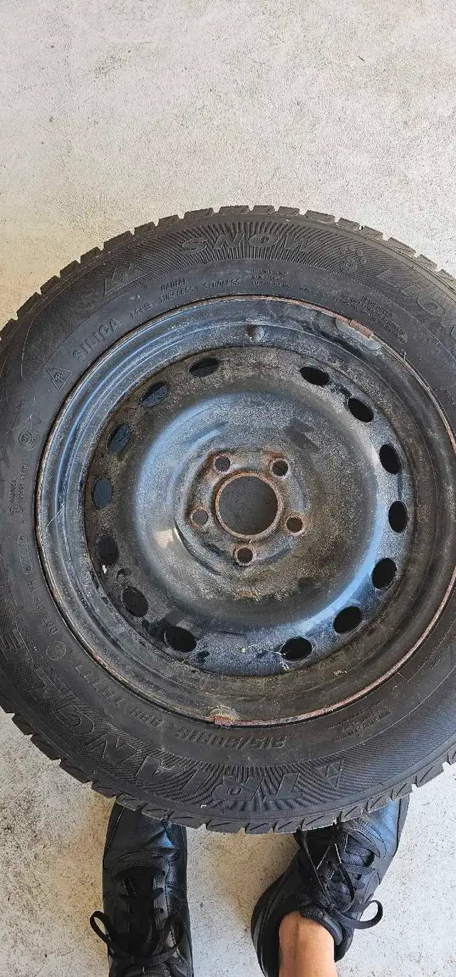 Snow tyres for sale  215/60R16 in Tires & Rims in Kitchener / Waterloo - Image 3