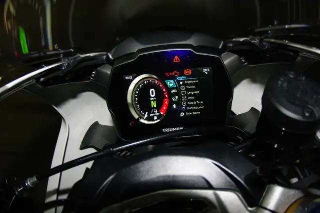 Triumph Speed Triple 1200RR in Sport Bikes in Edmonton - Image 11