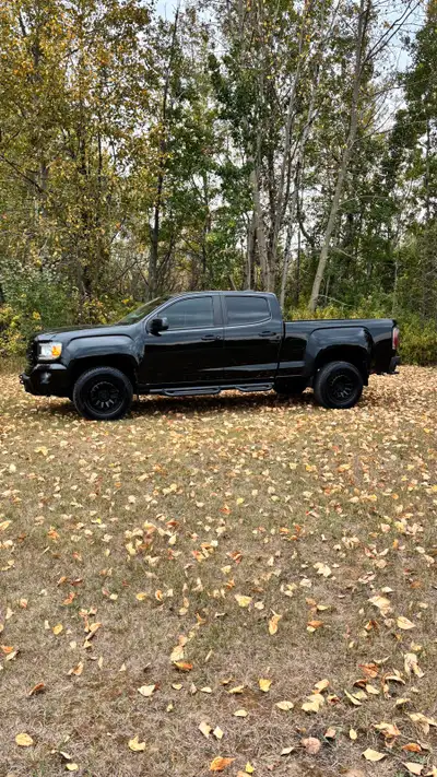 2018 GMC Canyon ALL-TERRAIN package -DIESEL -Long Box -153,000km -$35,750.00 open to offers -2.8lt D...