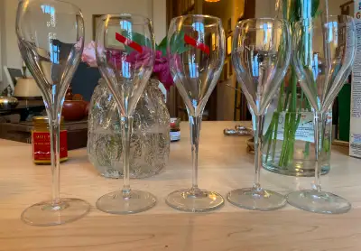 lot of Champagne flutes, View more