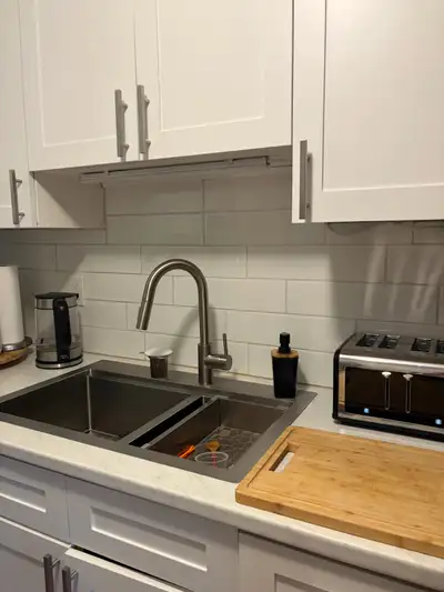 1 lg Bedroomwith lg walk in closet New appliances Washer dryer electric panel in condo Large Balcony...