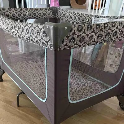 Travel Crib/Play Pen, View more