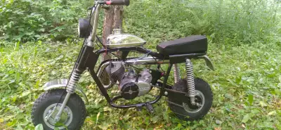1970s needs carb cover and carb base could use throttle fires on shot of gas have had it many years...