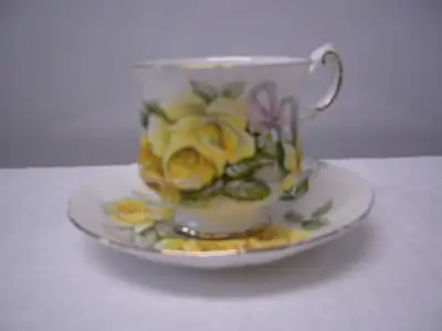 Vintage Footed Paragon “Golden Rose” “Golden Rose” is part of Wedding Bouquets series Lovely yellow...