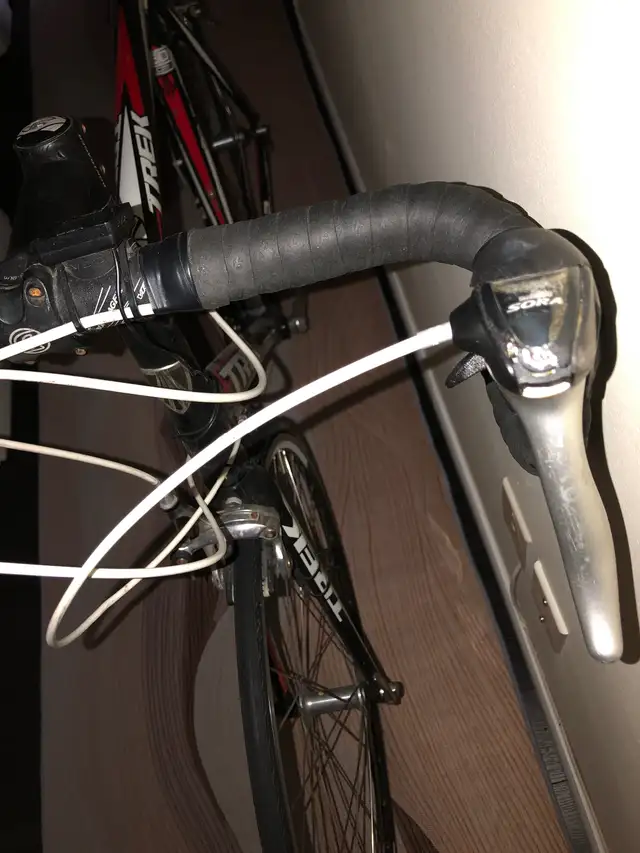 Trek road bike 60cm in Road in City of Toronto - Image 8