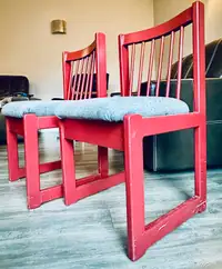 Chaises rétro en bois style scandinave 30$ pour les 2