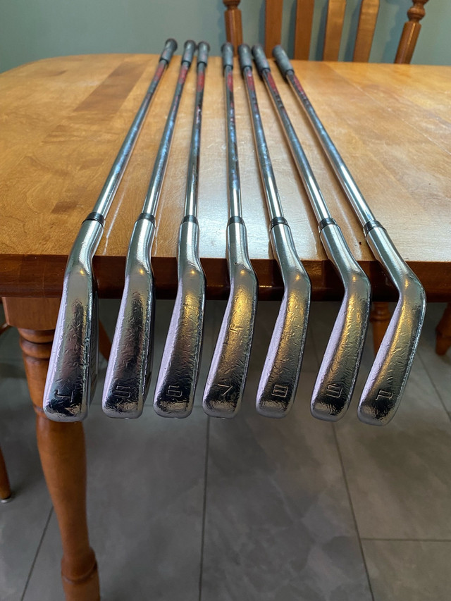 Taylormade P 760 iron set. 4-pw in Golf in Charlottetown