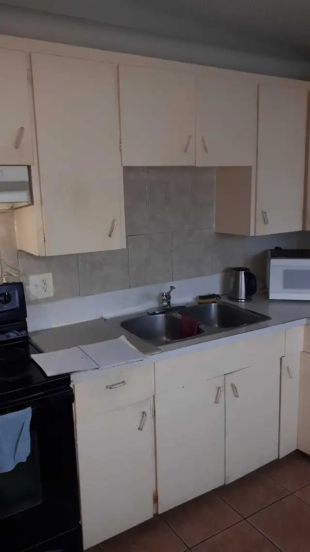 Kitchen cabinet Repairs in Cabinets & Countertops in Calgary - Image 10