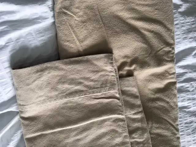 Double full linens sheets, blankets etc in Bedding in Oakville / Halton Region - Image 4