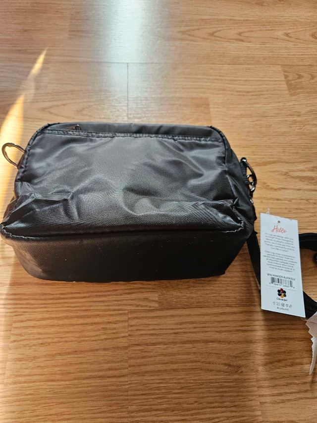 Lug Ranger Mini purse NWT in Women's - Bags & Wallets in Oshawa / Durham Region - Image 2
